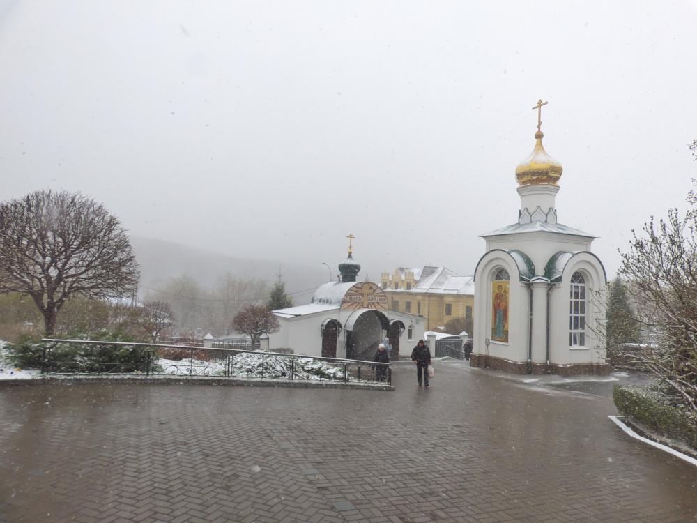 Снегопад на Радоницу
